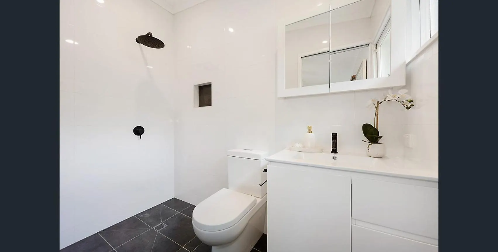 Family Accommodation In Leafy Indooroopilly Brisbane Feriehus
